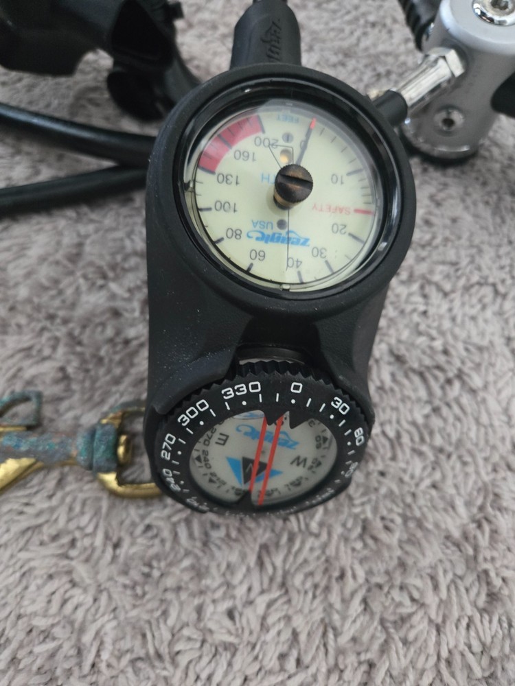 Zeagle Envoy Scuba Dive Adjustable Regulator Set (1st & 2nd Stage) with Compass