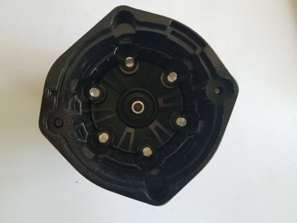 One(1) Unbranded D 316 Distributor Cap