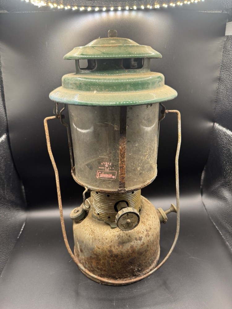 Vintage COLEMAN LANTERN Double Mantel