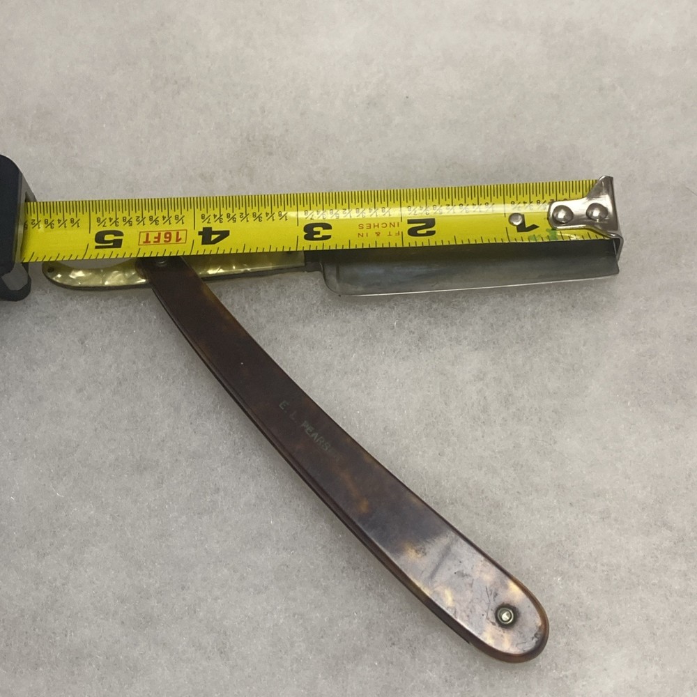 HTF Kinfolks Straight Razor Unique Handle