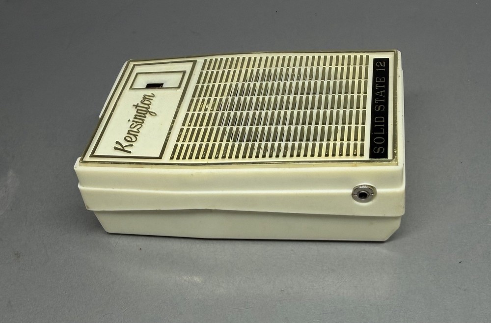 Vintage Kingston Solid State Transistor Radio ~ Works ~ With Case