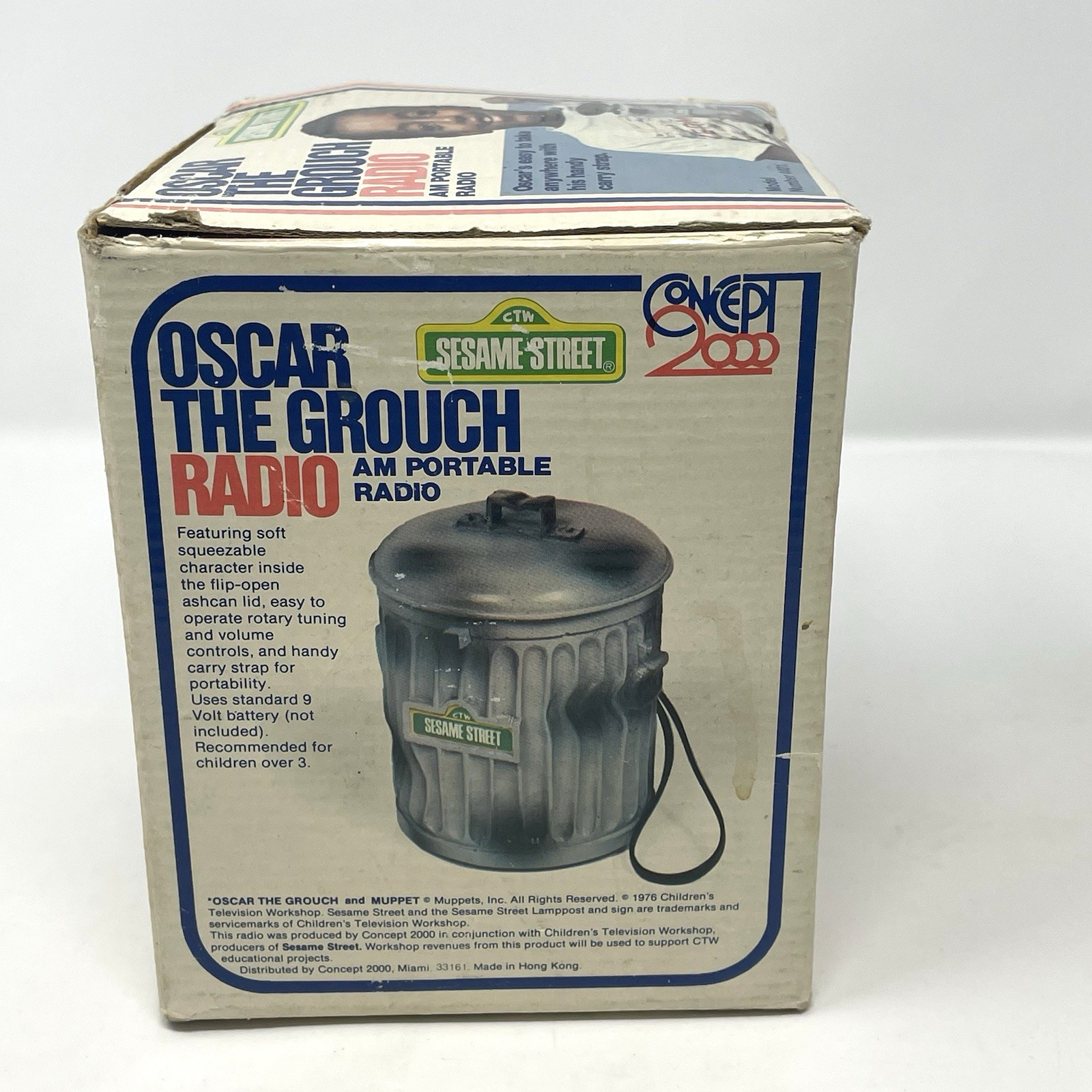 Vintage Sesame Street Oscar the Grouch Trash Can AM Transistor Radio 1970s w/Box