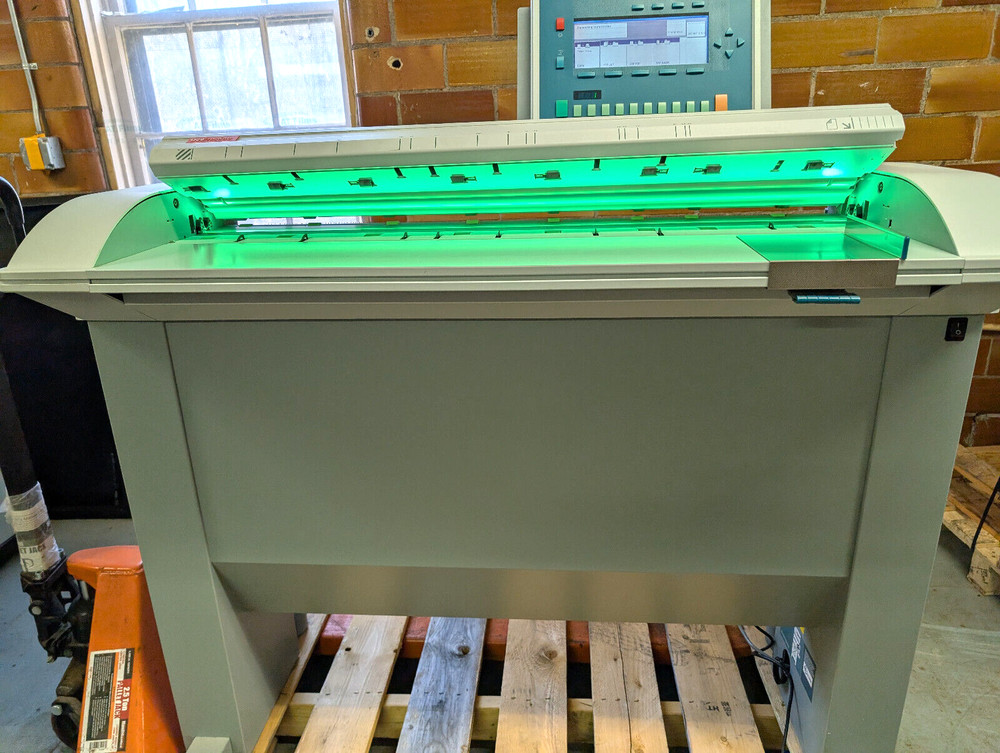 Océ TDS600 Wide Format Plotter Black & White Copier / Scanner / Printer