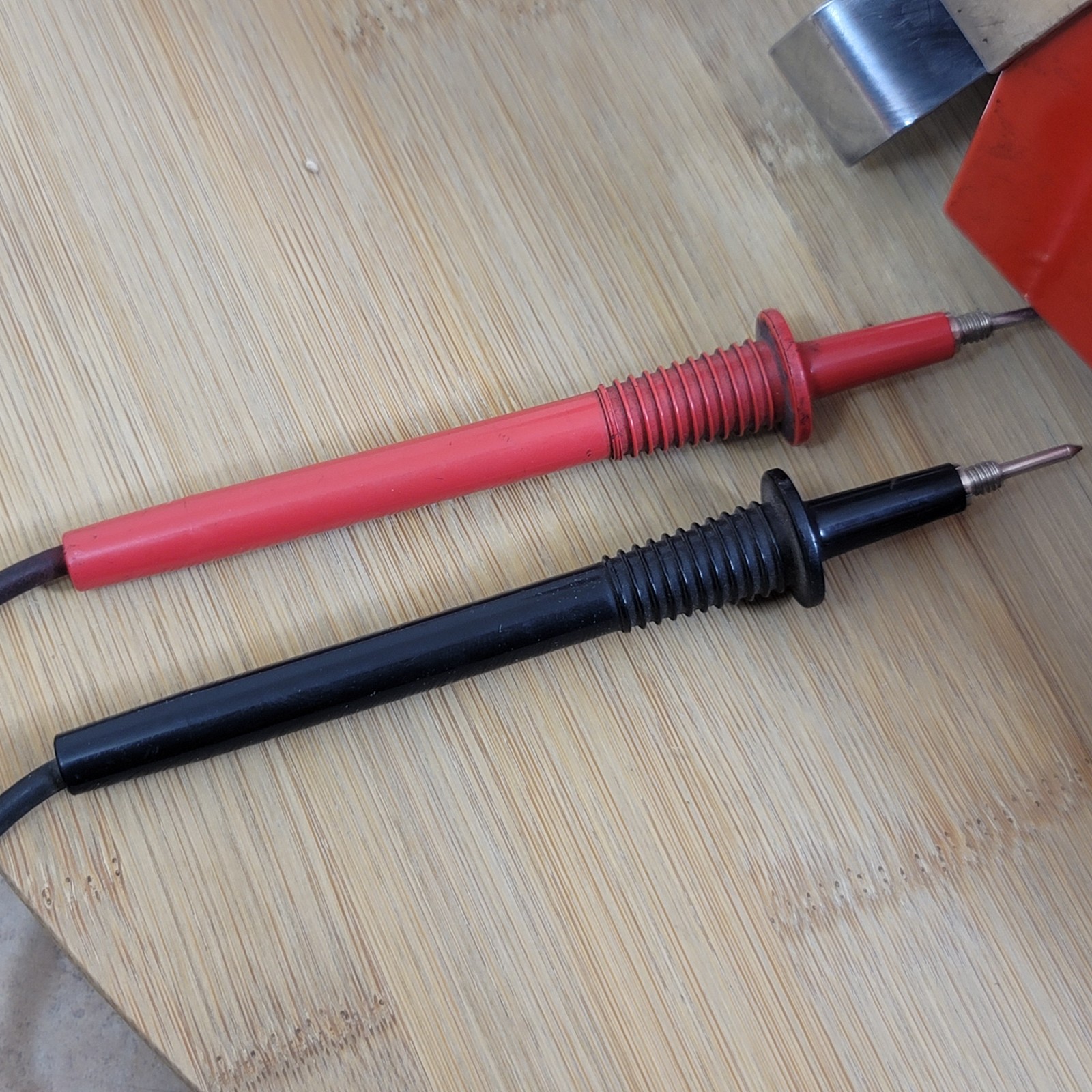 Snap-On MT 470 Digital High Impedance Volt & Ohm Meter - Red