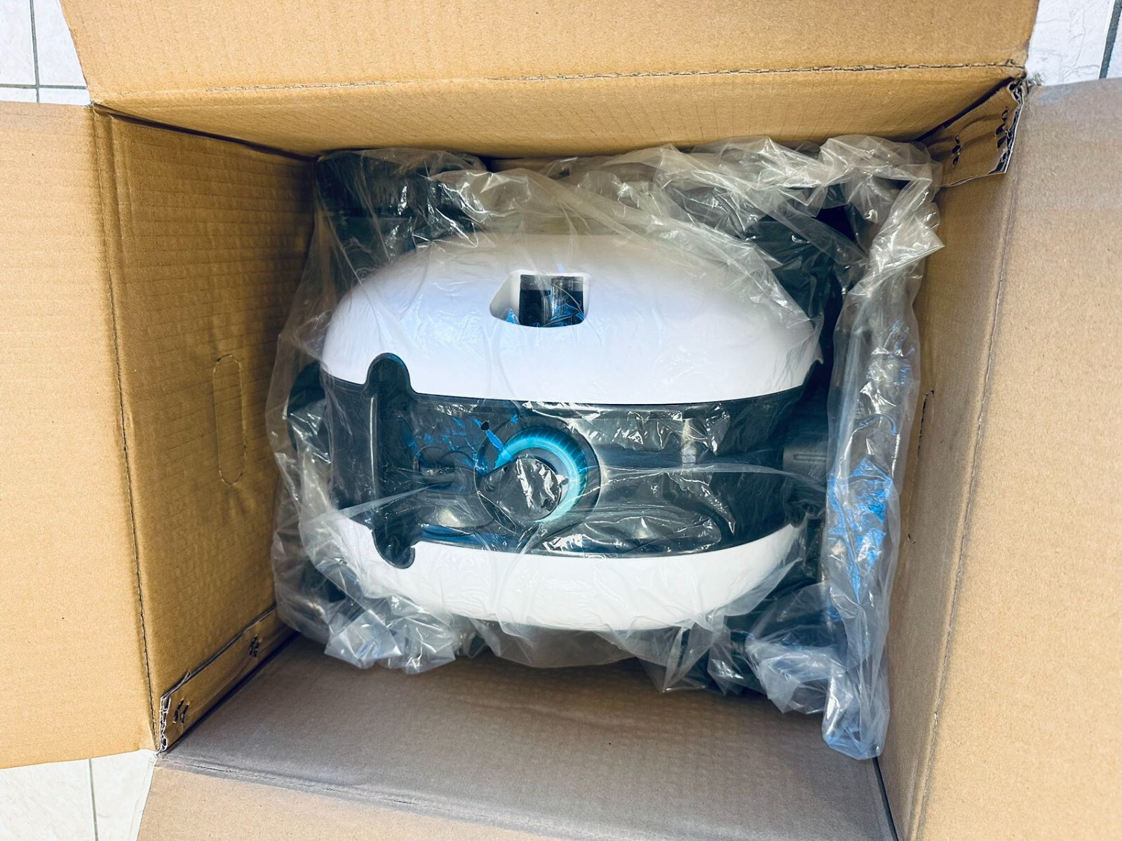 AIPER Cordless Robotic Automatic Pool Cleaner Vacuum,5000 mAh Rechargeable USED