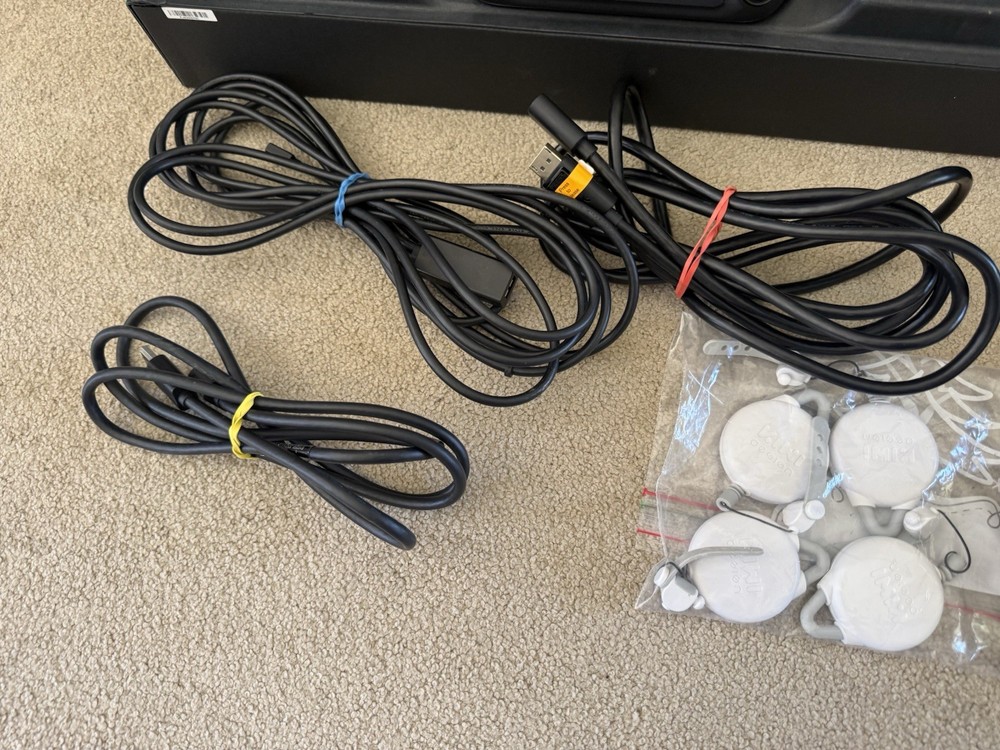 Valve Index Full Kit PC Console VR Headset With Original Box 2 Dead Pixels READ