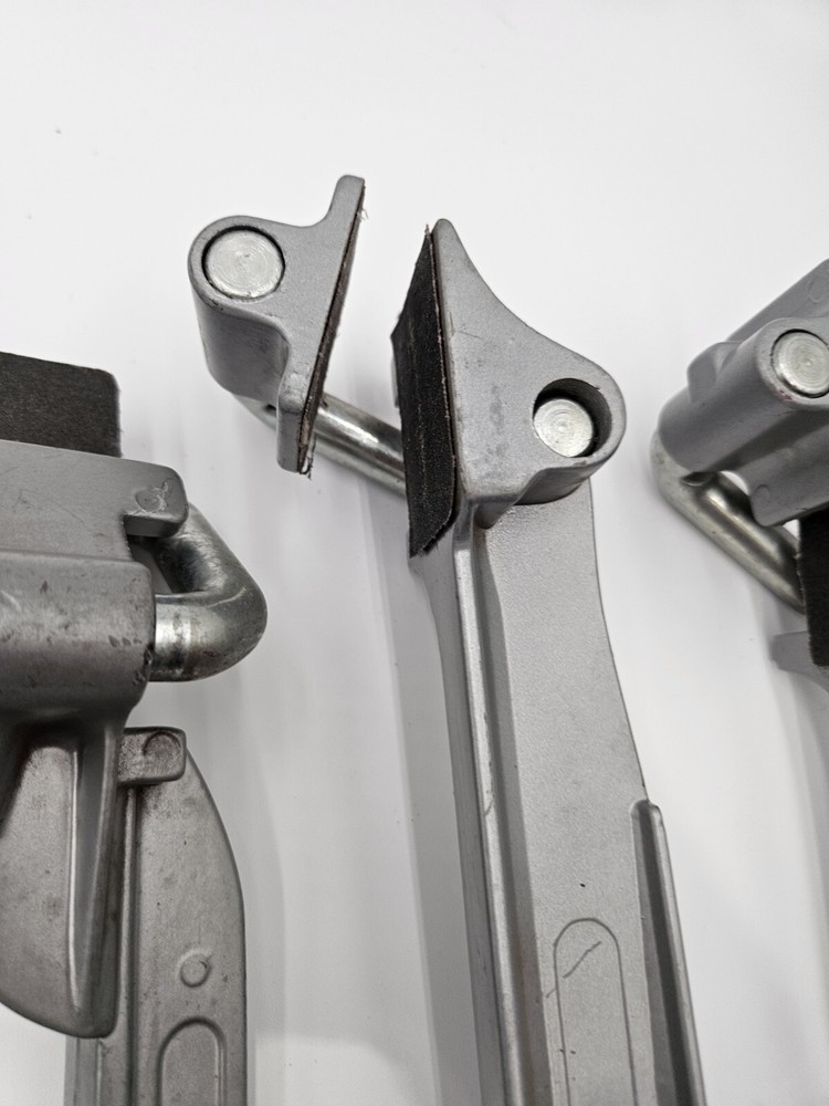4 pc Cabinet Shelf Clamps