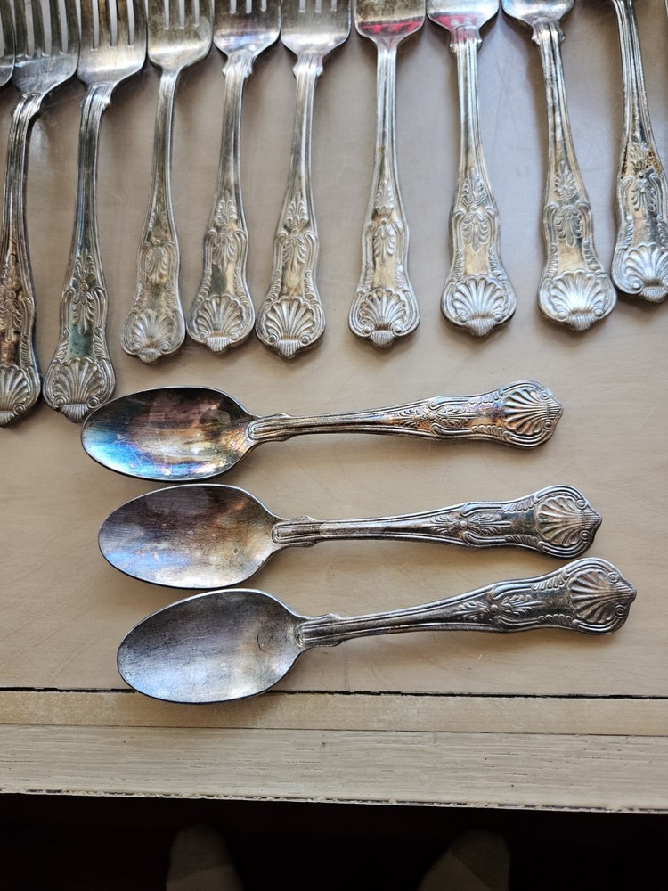 International Silver Co. Kings Pattern Silver Plated 18 Piece