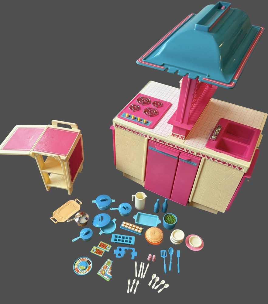 Barbie 1984 Vintage Kitchen