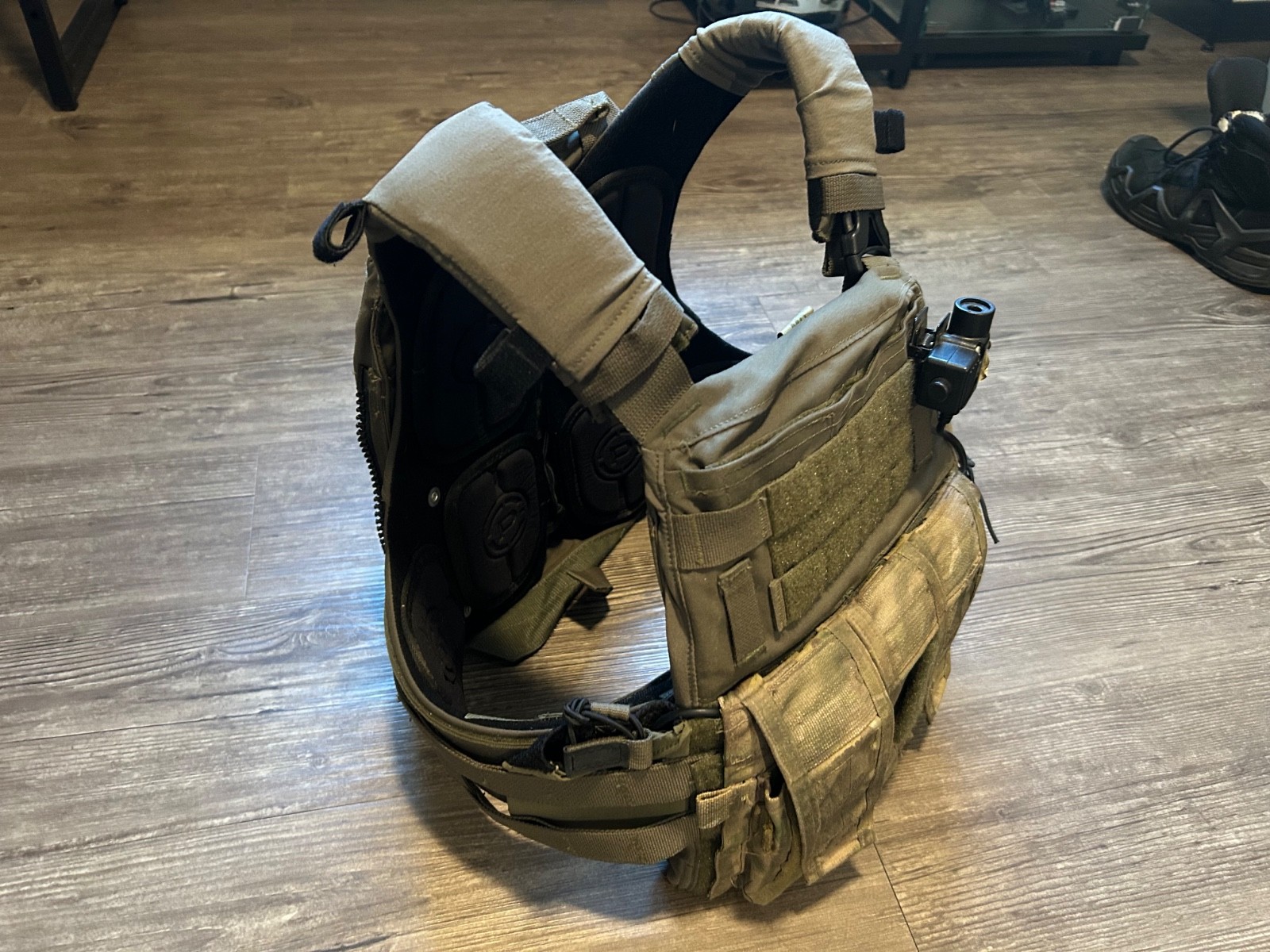 Crye Precision AVS plate carrier MD plate bags /SM harness ranger green