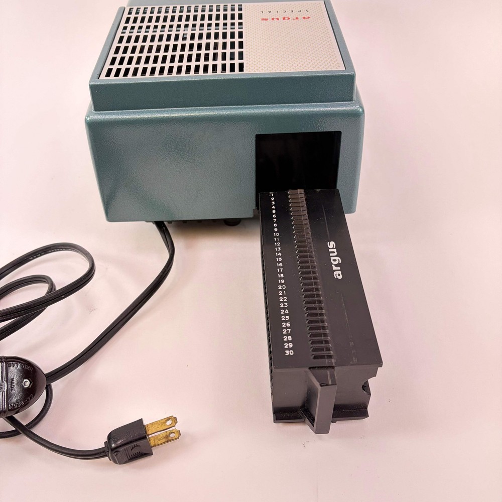 Argus Automatic Color Slide Projector 50 Lumens 35MM Projector 515