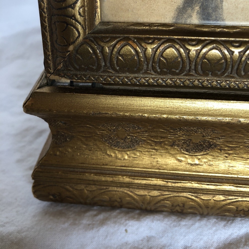 antique makeup box made 1929