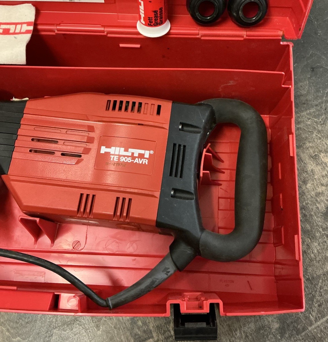 HILTI TE 905-AVR Demolition Hammer/Concrete Breaker w/ Case