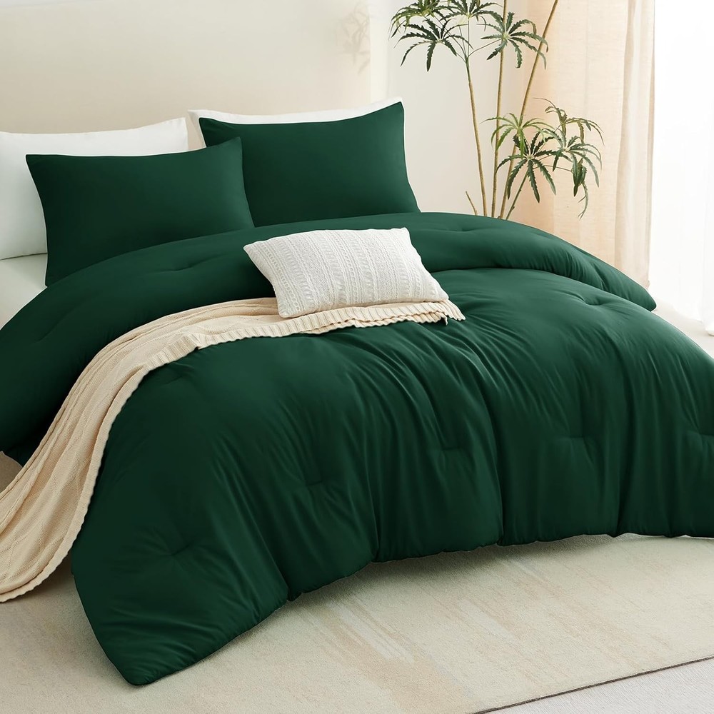 Dark Emerald Green Queen Comforter Set, 3 Pieces Solid Breathable Quilted Bed...