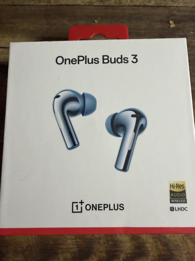 NEW in BOX OnePlus Buds 3 Earbuds