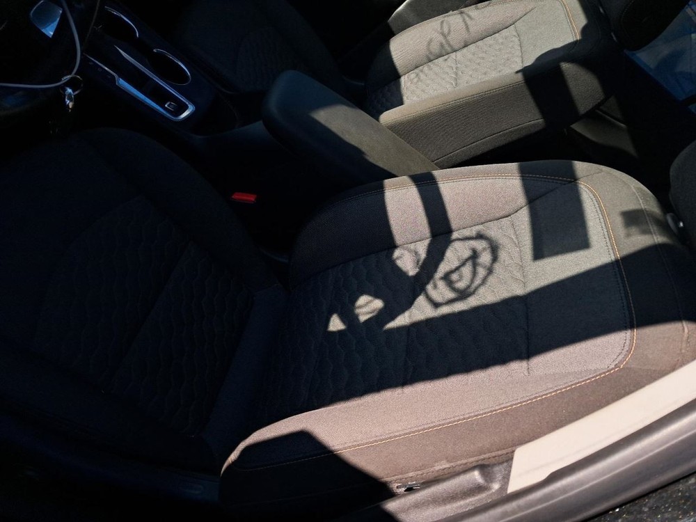 EQUINOX 2018 Glove Box 4894799