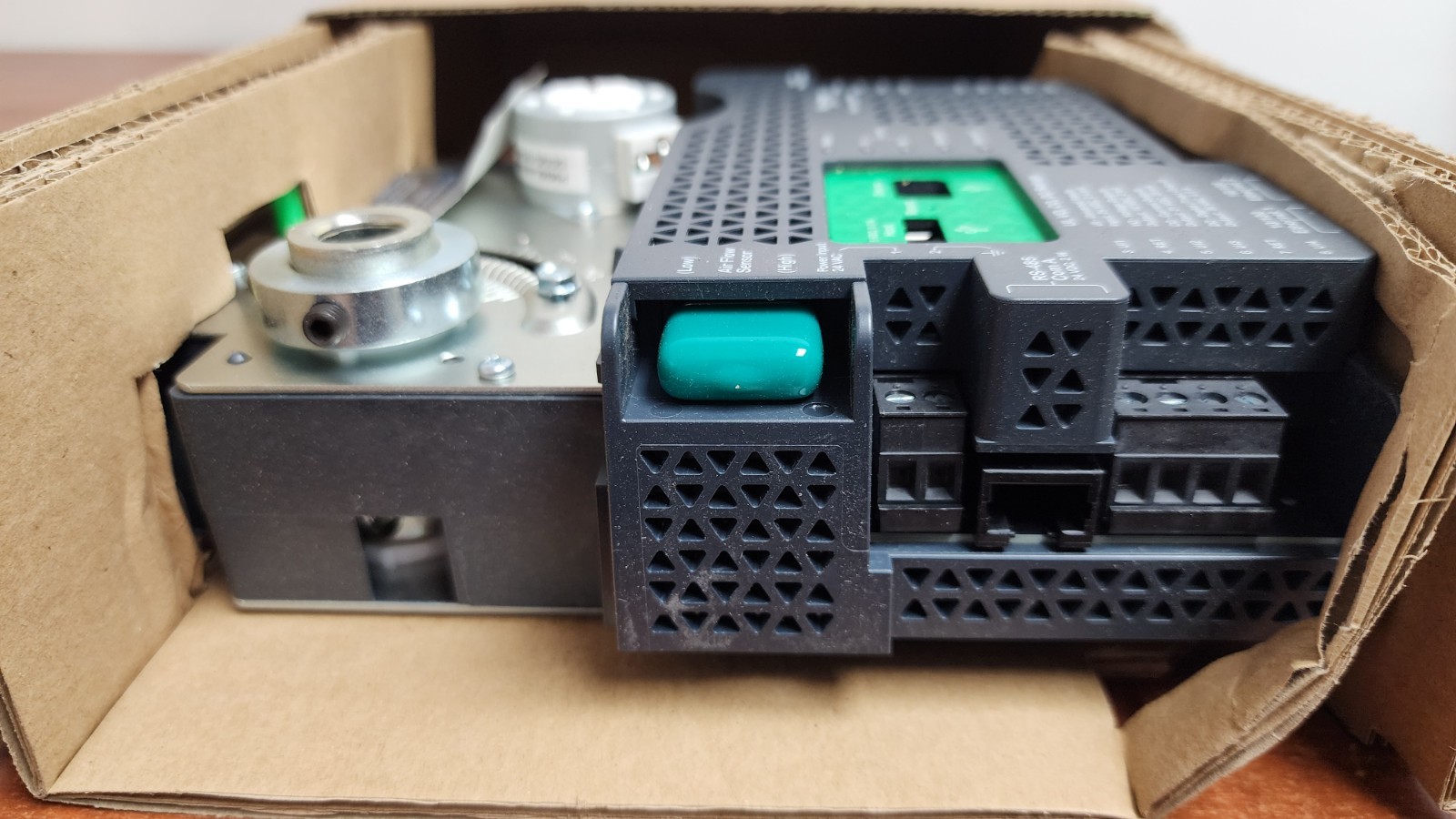 Schneider Electric SXWMPV7AX10002 Controller SpaceLogic MP-V-7A *PI