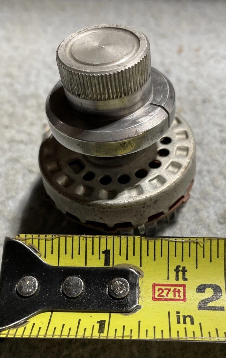 ( one) Vintage Mallory Rotary Switch, 17 Position Shorting With Knob Test Good