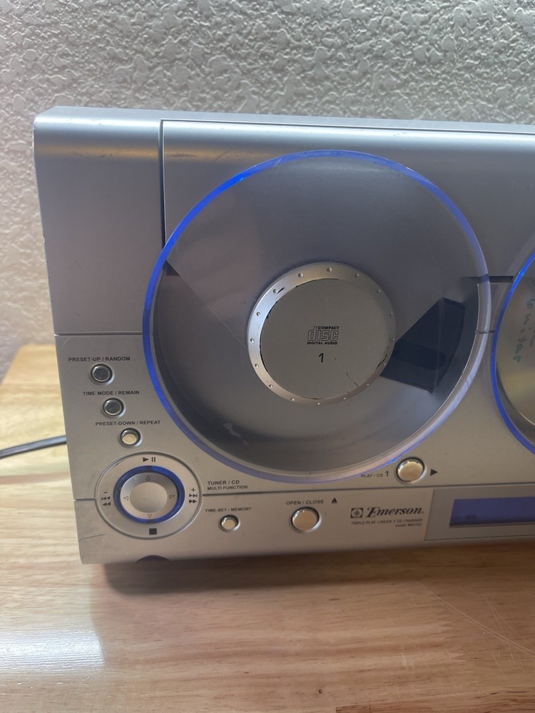 Emerson MS3103 Triple-Play Linear 3 CD Changer + 1 Speaker. ****read****