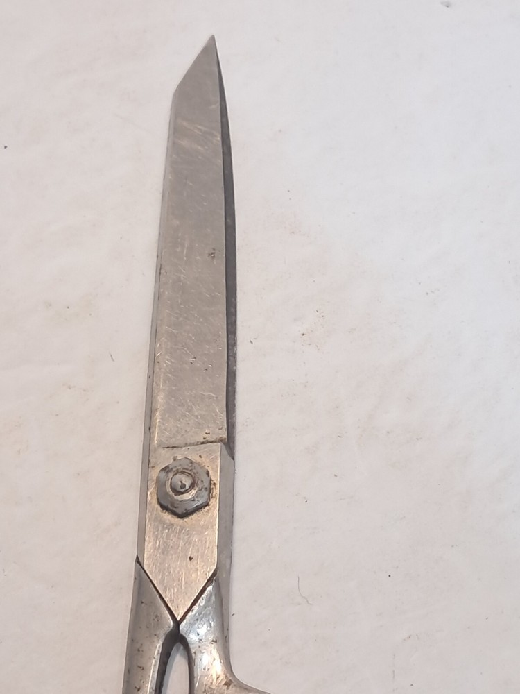 Collectible Vintage Unmarked Scissors (e)