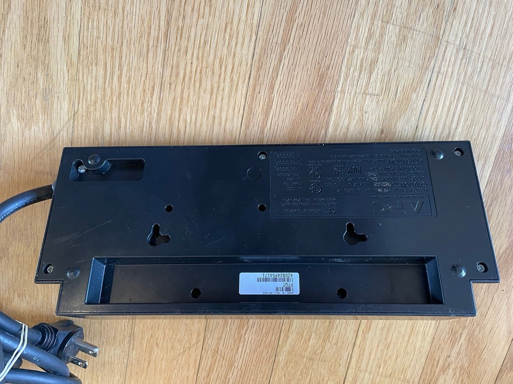 APC American Power Conversion NET7 Surge Arrest - Surge Protector - Stays Flat