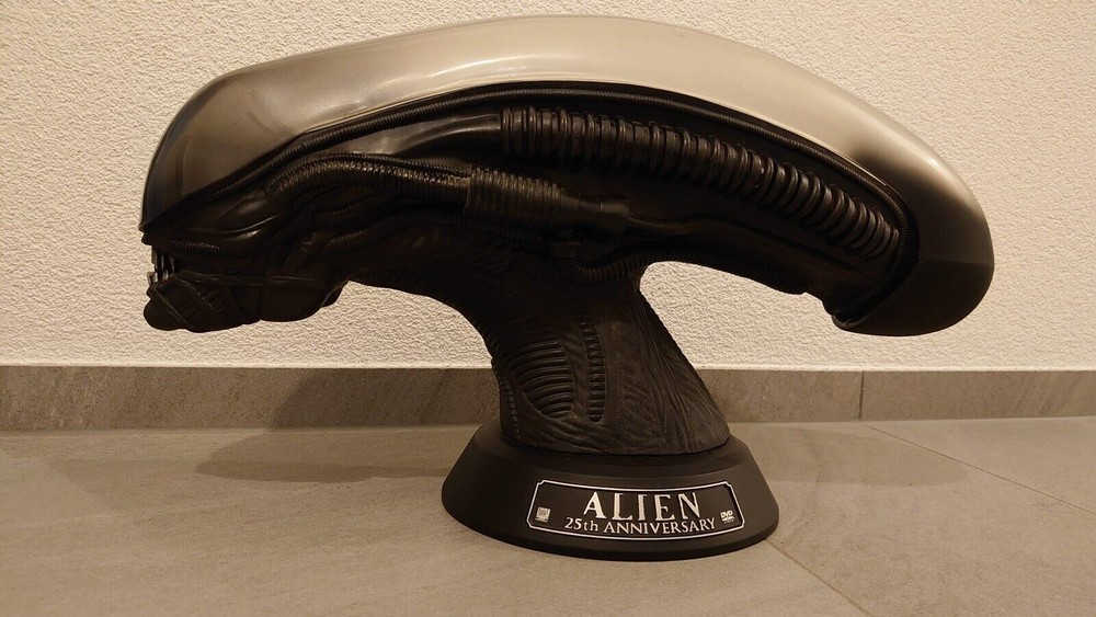 Alien Bust Limited 25th Anniversary Edition