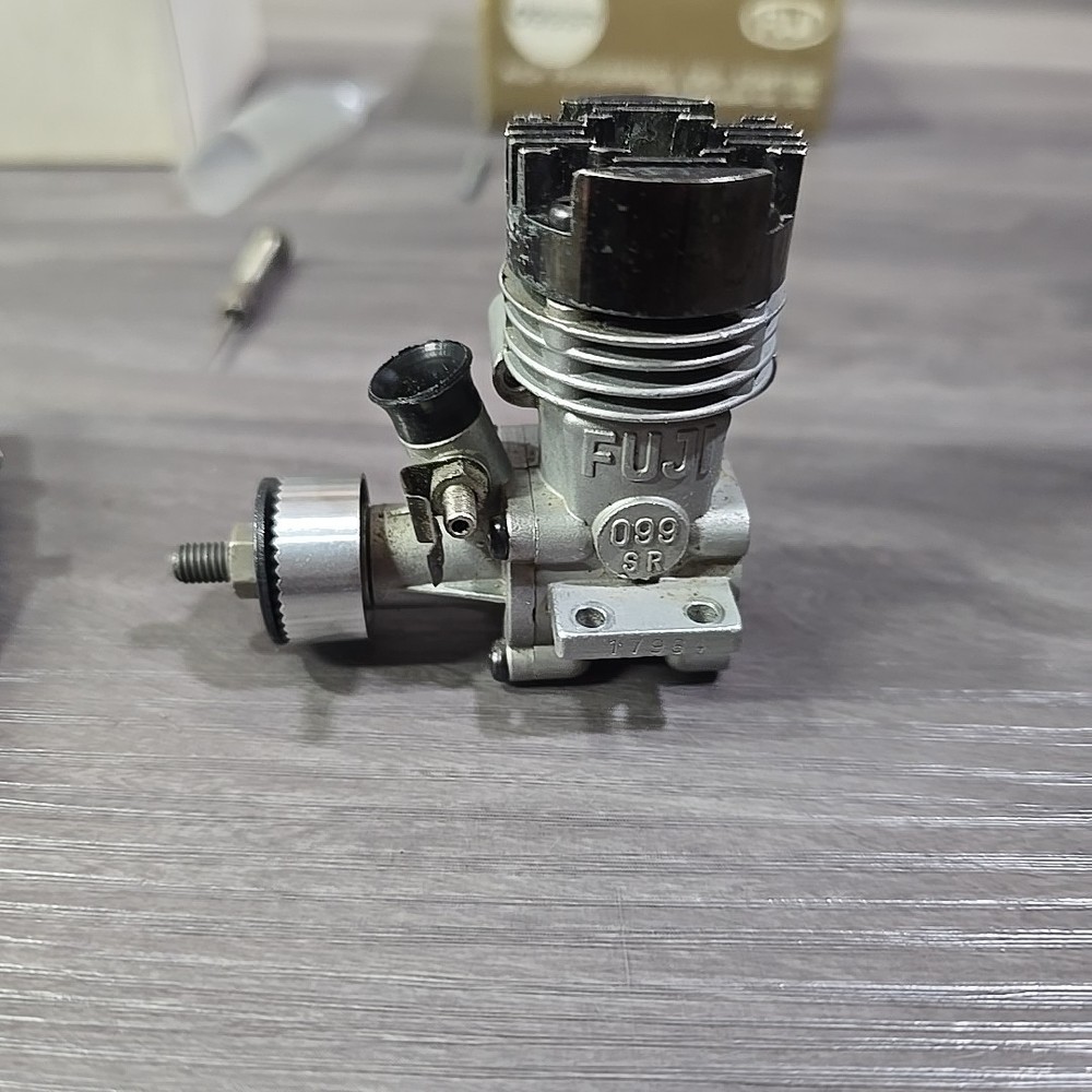 Fuji Model Gas Engine 099sr