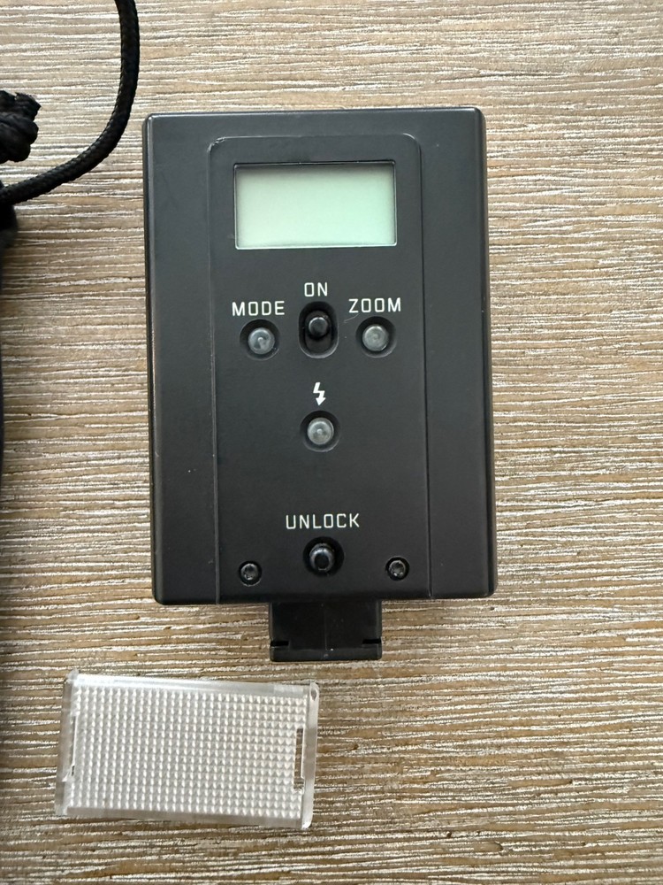 Leica CF 22 Shoe Mount Flash with Diffuser and soft bag - MINT