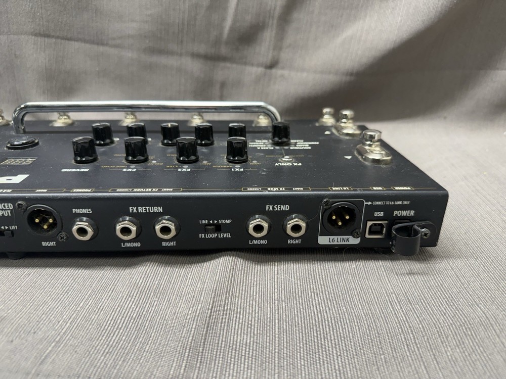 LINE6 POD HD400 Multi-Effects Processor (USED)