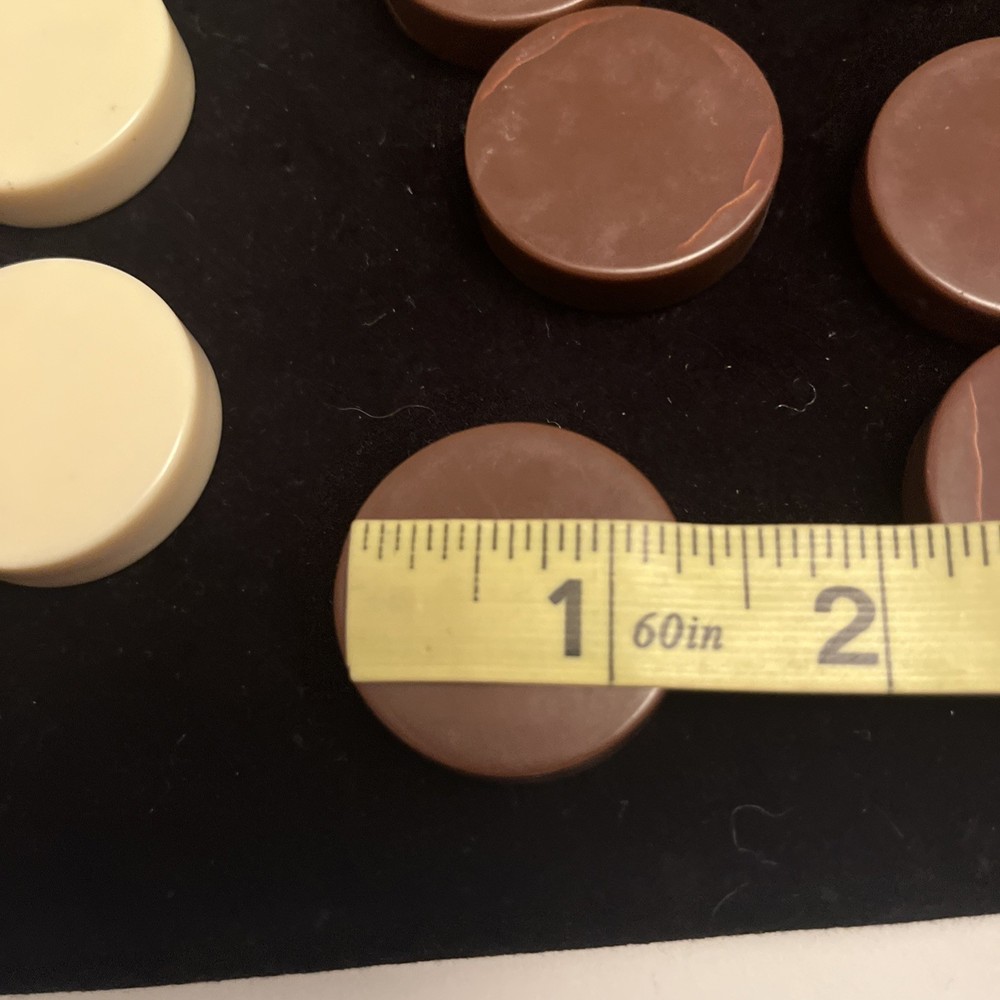 VINTAGE 30 PIECES CREAM & BROWN BAKELITE? BACKGAMMON Read Description