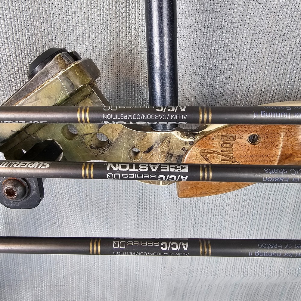 Bowtech TomKat 2002 70lb 28" Draw Compound Bow + Sight & Accessories - LH