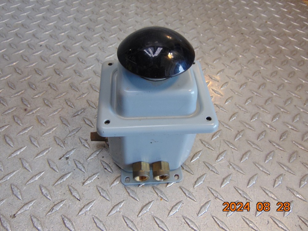 CLIPPARD CS-180D BLACK MUSHROOM PUSH BUTTON w HOFFMAN A445DSC JUCTION BOX