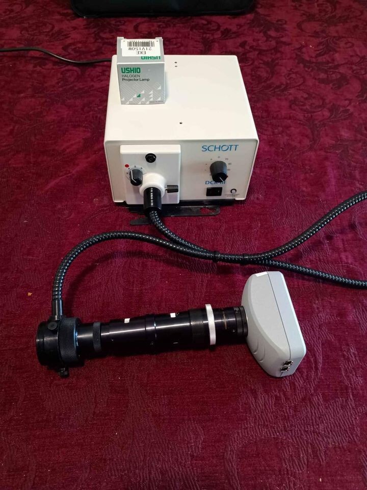 SCHOTT DCR III DC-REGULATED LIGHT SOURCE