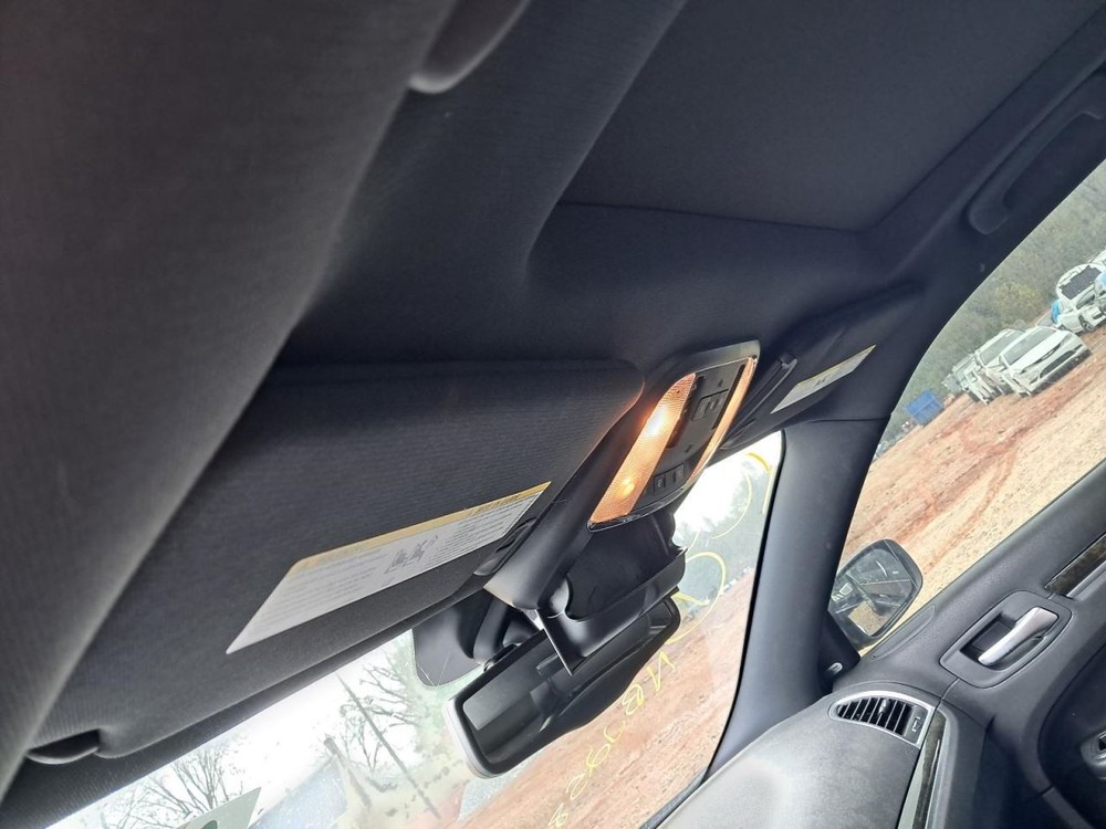 300 2014 Glove Box 4845961