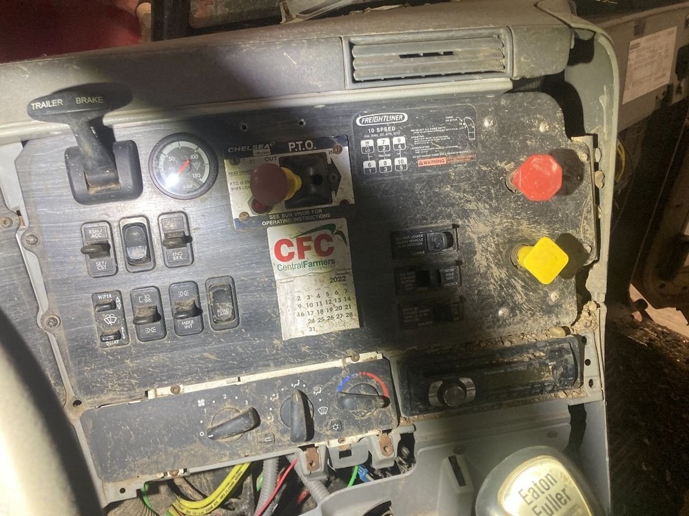 Freightliner COLUMBIA 120 GAUGE AND SWITCH Dash Panel - Used