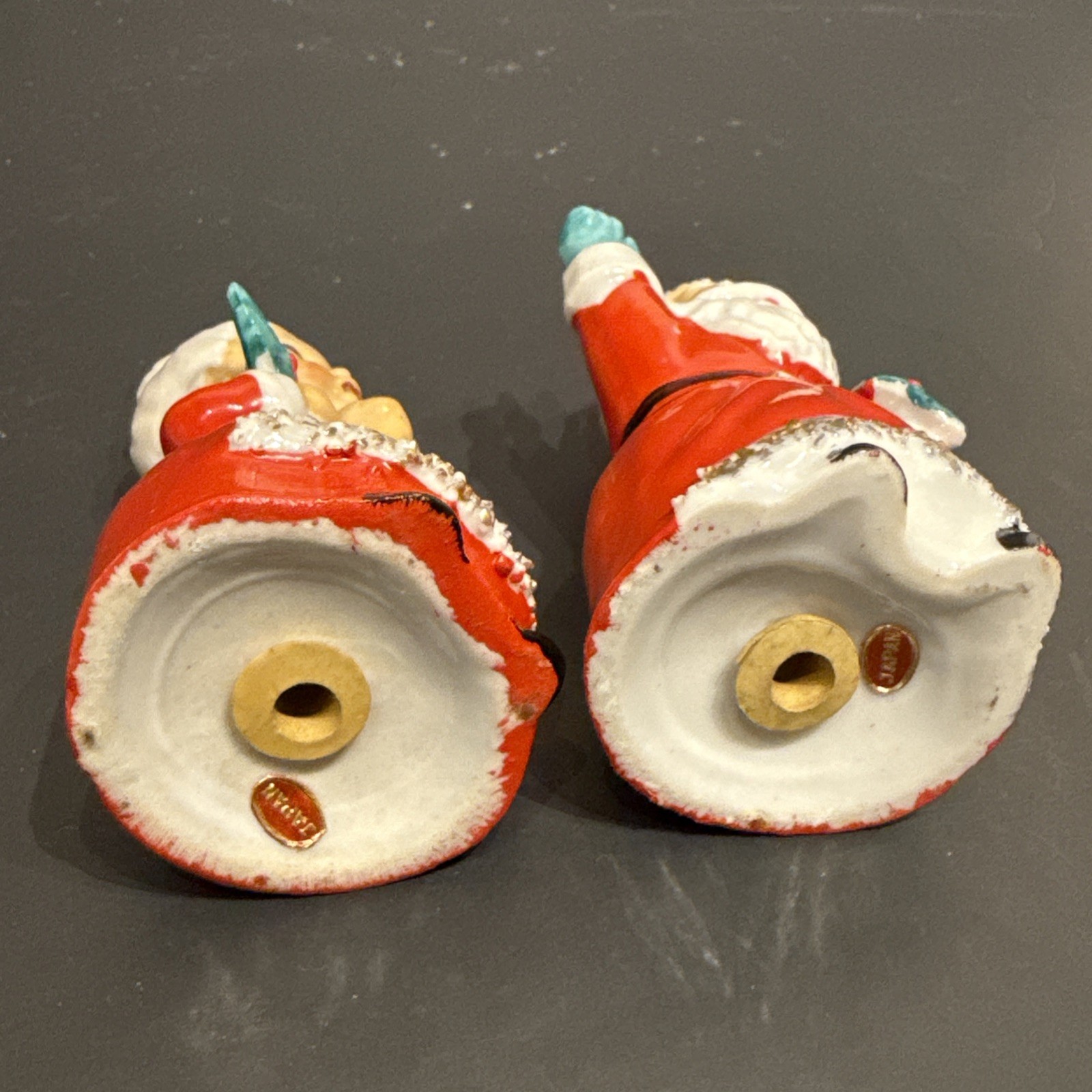 Vintage Lefton Santa & Mrs. Claus Salt & Pepper Shakers Spaghetti Trim Gold 4”