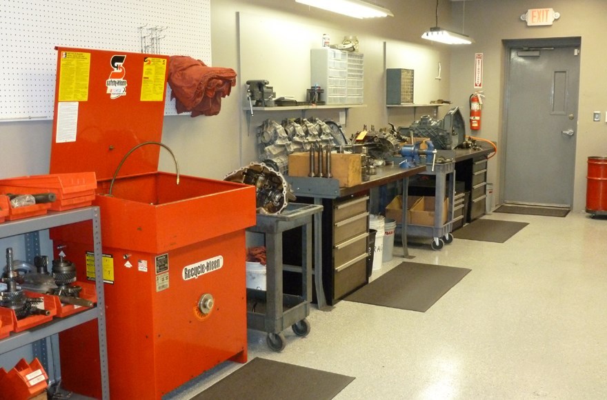 NP242 / NV242 Transfer Case Built in the USA!!- 96-04 Jeep & Dodge