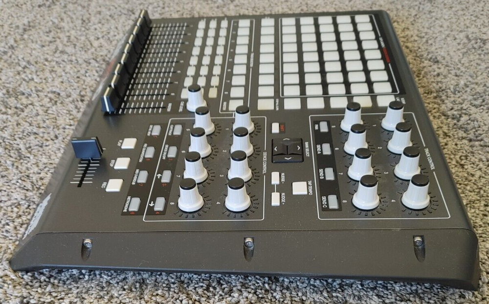 Akai Professional APC40 Ableton Performance Controller - Color Black