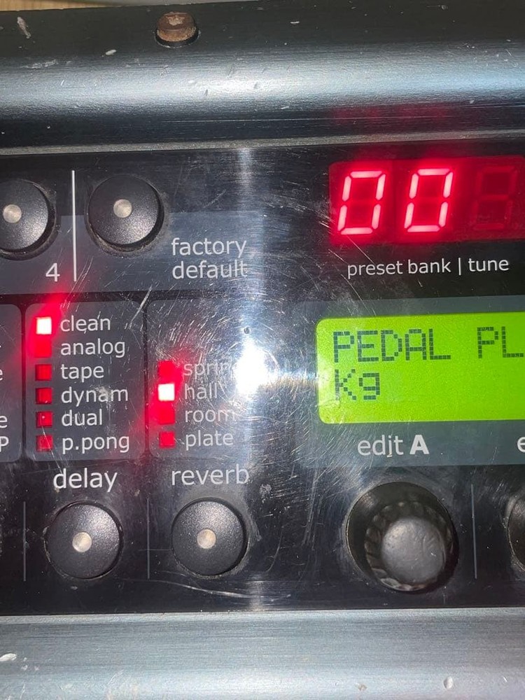 TC Electronic Nova System Guitar Multi Effects Processor Pedalboard Tested Japan