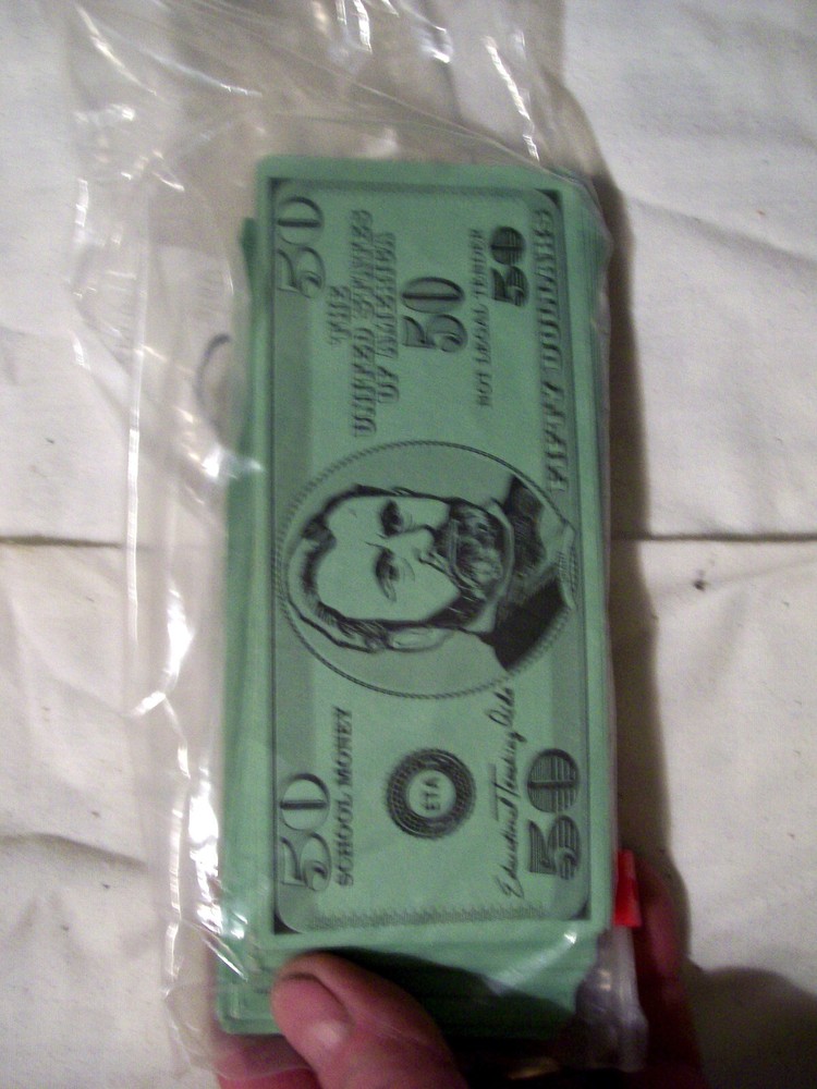 PLAY MONEY EDUCATIONAL TEACHING AID 50'S DOLLAR STACK USED
