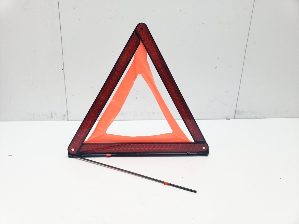 BMW Z4 E89 HAZARD WARNING TRIANGLE 2013 6770487