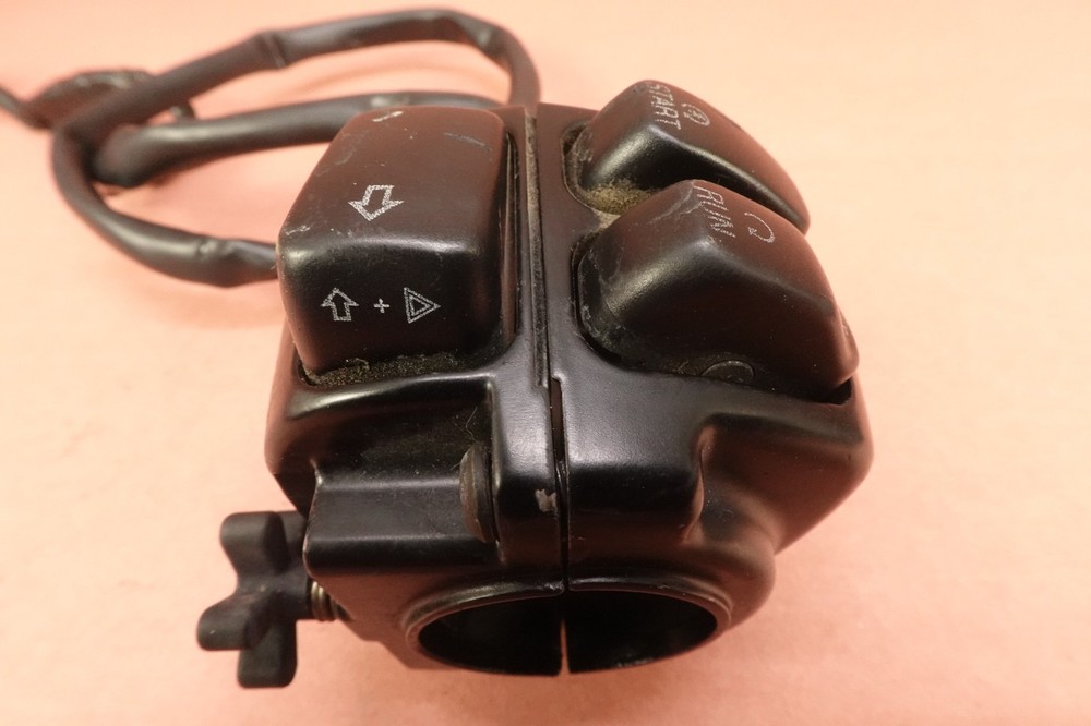 2000-2006 HARLEY-DAVIDSON SOFTAIL FXSTBI RIGHT HANDLEBAR STOP START KILL SWITCH