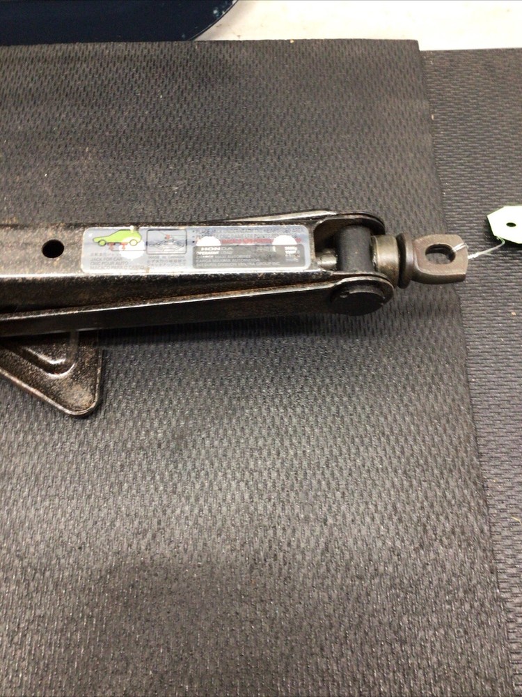 2002 Acura MDX - Jack And Tool Kit