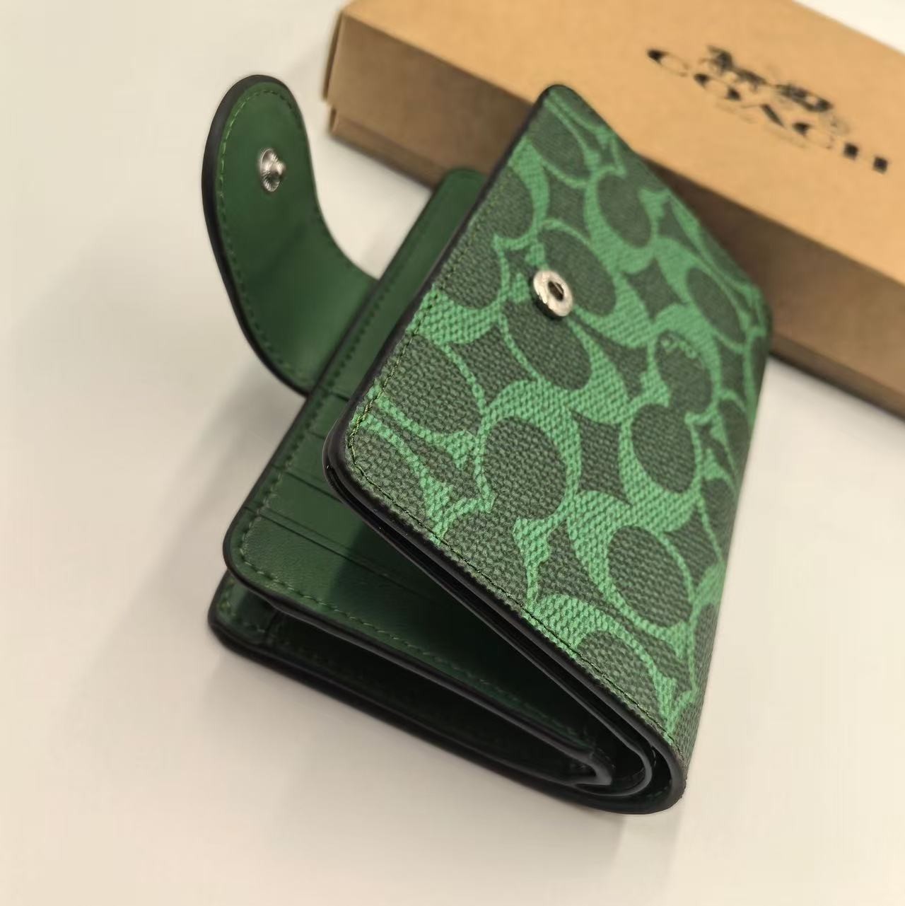 New Coach Medium Corner Zip Wallet In Signature Canvas green CW786 With Box