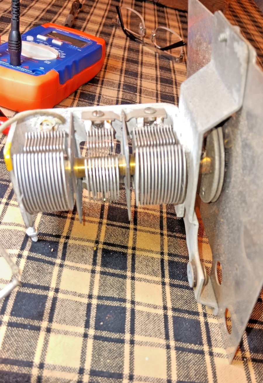 VINTAGE CAPACITOR TRIPLE GANG WITH MAJESTIC FACEPLATE FOR CRYSTAL RADIO