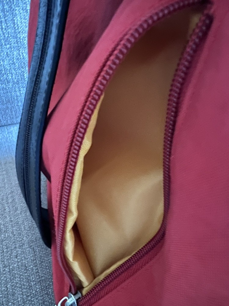 Baggallini Metro Convertible Backpack Nylon Rusty Red. Clean Inside/out