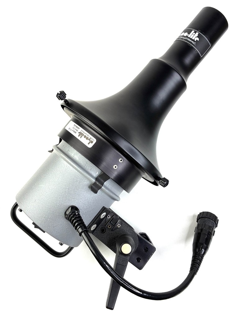 Dynalite SR - 65SN. Light Control Accessories. Strobe head Snoot.