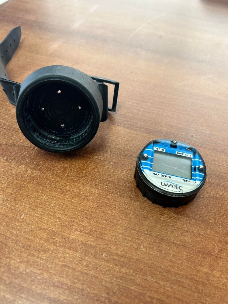 SCUBADIVING UWATEC DIGITAL LOG DEPTH GAUGE SCUBAPRO