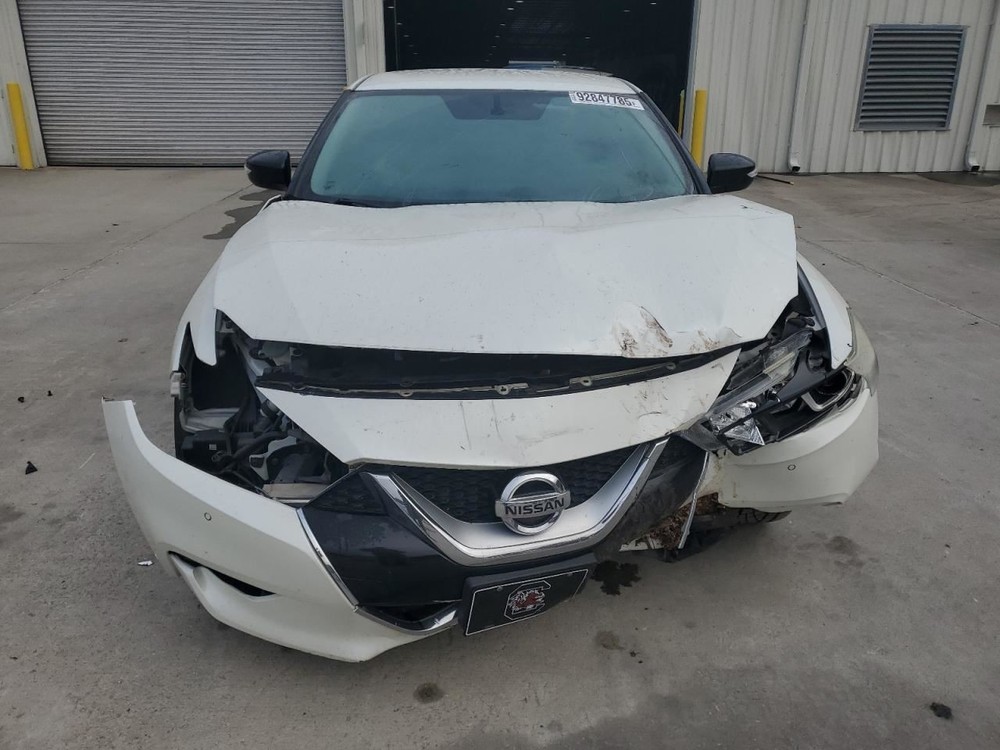 MAXIMA 2016 Glove Box 4929113