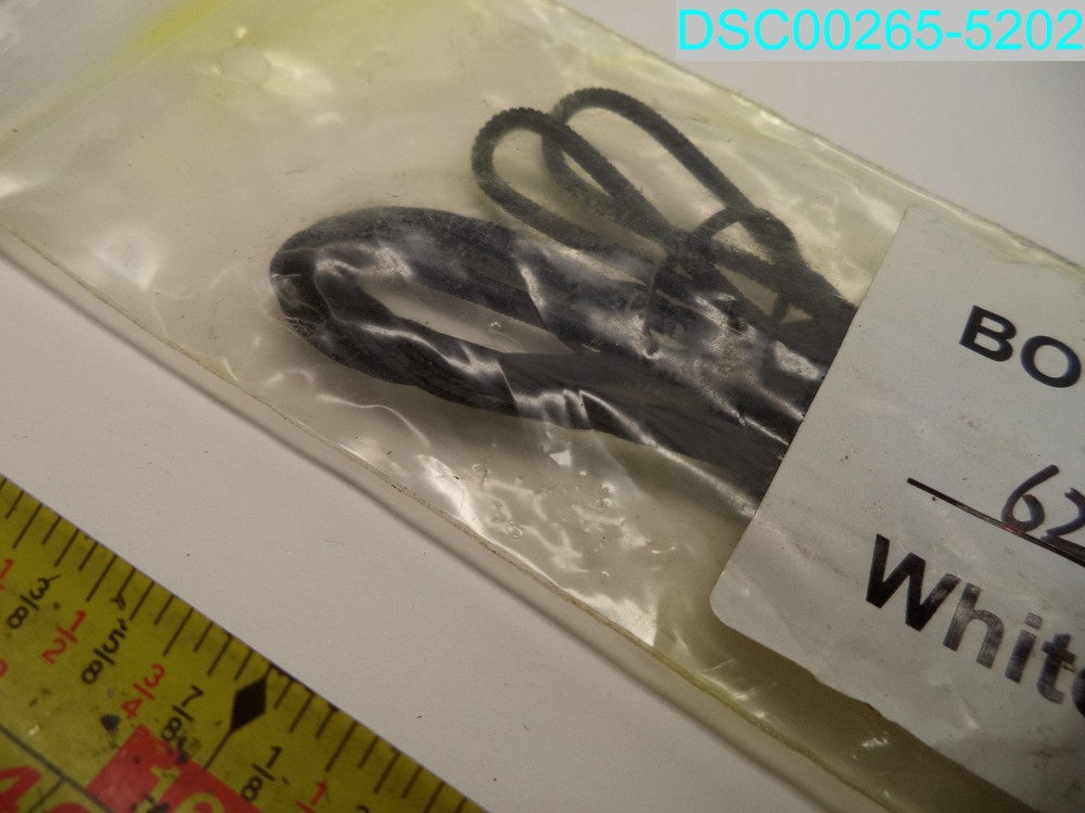 Bow String 62" x 14" Black